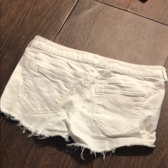 White denim shorts - Picture 2 of 2